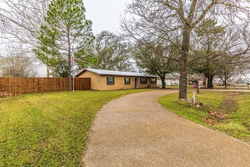 805 N Fullerton Avenue, Dawson TX 76639 - Photo 3