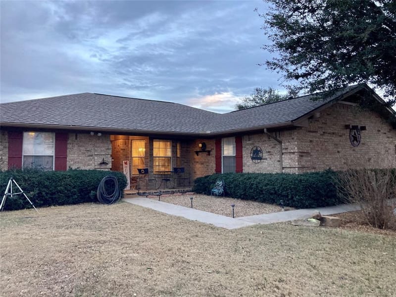 349 Horseshoe Drive, Springtown TX 76082 - Photo 2