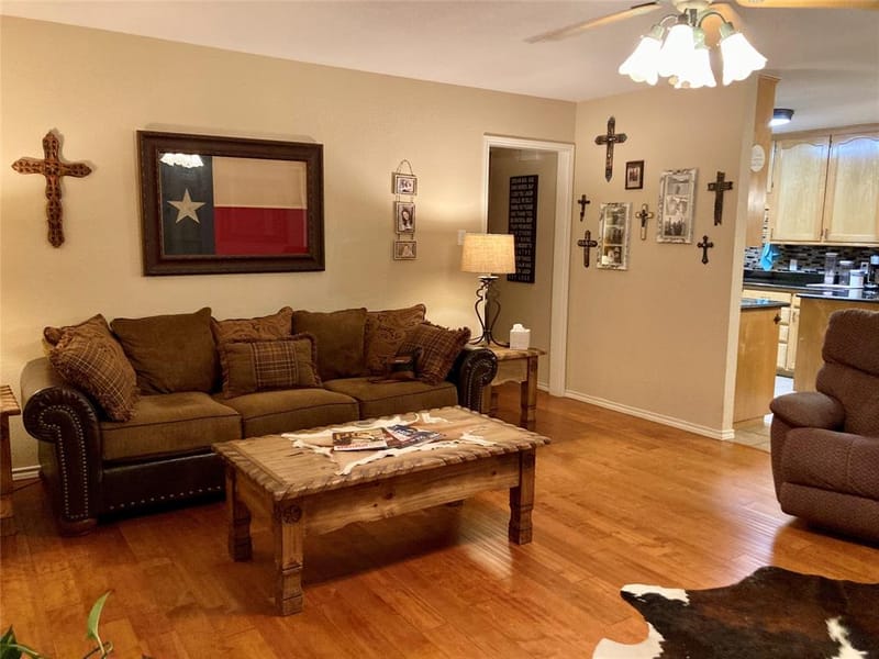 349 Horseshoe Drive, Springtown TX 76082 - Photo 7