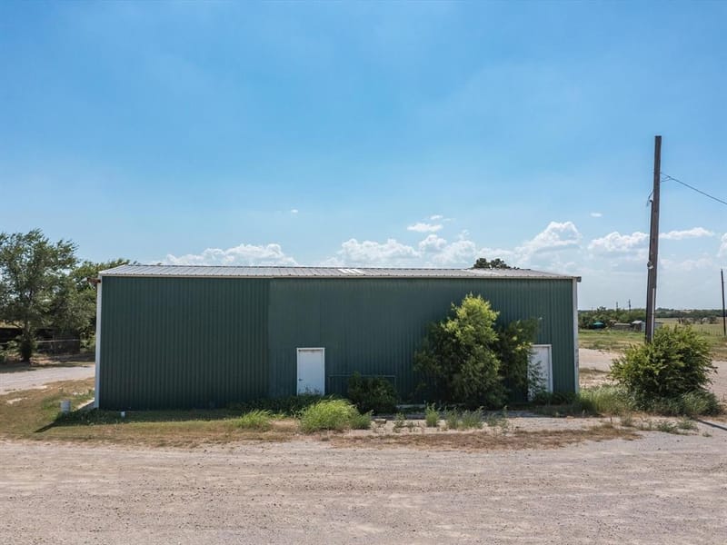 3433 Highway 81 N, Bowie TX 76230 - Photo 20