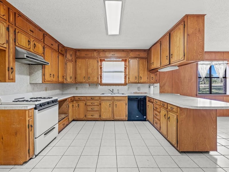 3433 Highway 81 N, Bowie TX 76230 - Photo 8