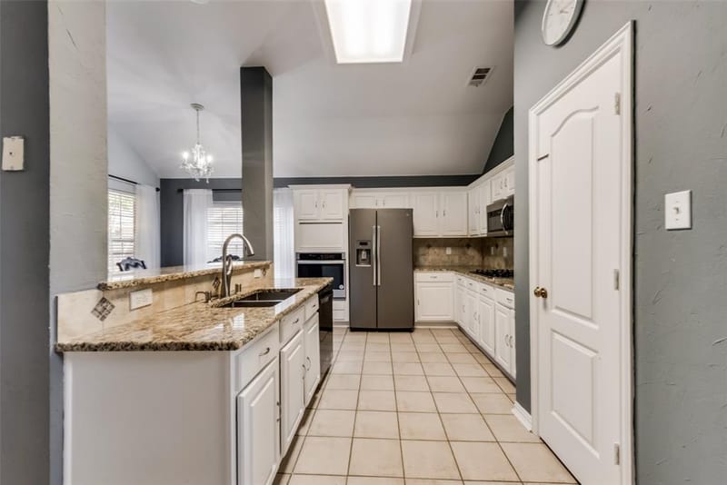 204 Fox Wood Drive, McKinney TX 75071 - Photo 7