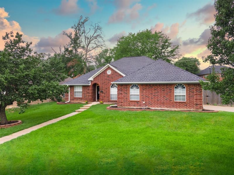 5803 Persimmon Drive, Tyler TX 75707