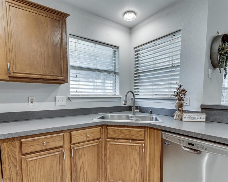 306 Ridge Hollow Trail, Venus TX 76084 - Photo 10