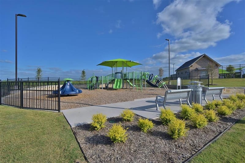3704 WALNUT RIDGE Drive, Grand Prairie TX 76065 - Photo 4