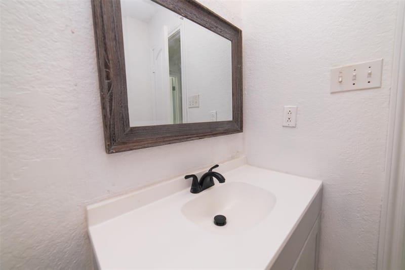 3844 Waldorf Street, Fort Worth TX 76119 - Photo 23