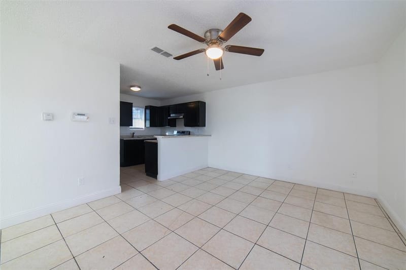 3844 Waldorf Street, Fort Worth TX 76119 - Photo 6