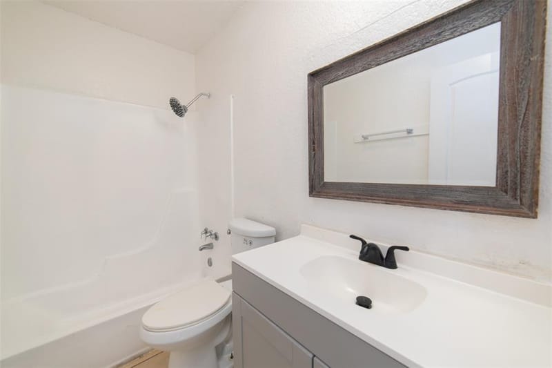 3844 Waldorf Street, Fort Worth TX 76119 - Photo 20