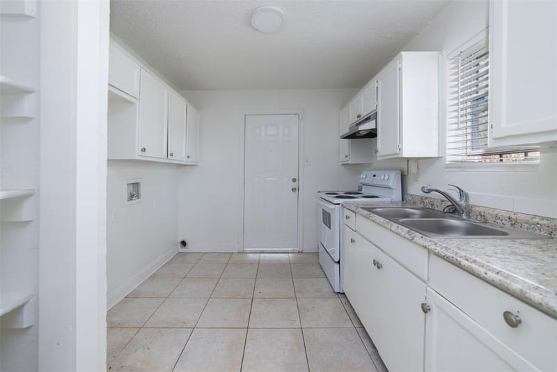 3844 Waldorf Street, Fort Worth TX 76119 - Photo 30