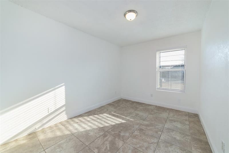 3844 Waldorf Street, Fort Worth TX 76119 - Photo 14