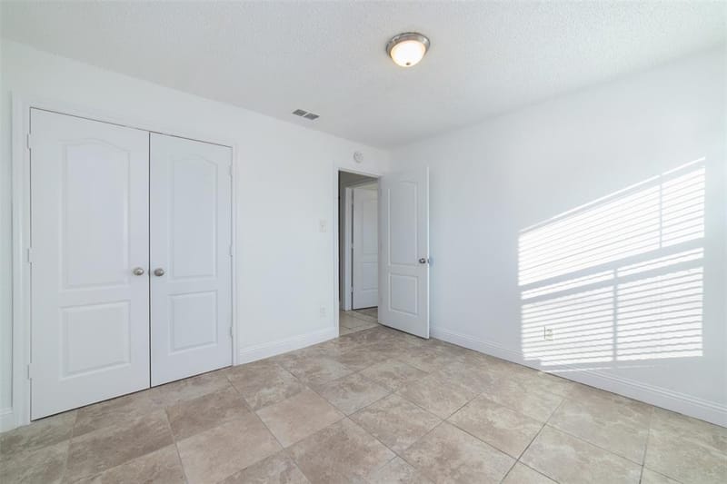 3844 Waldorf Street, Fort Worth TX 76119 - Photo 18