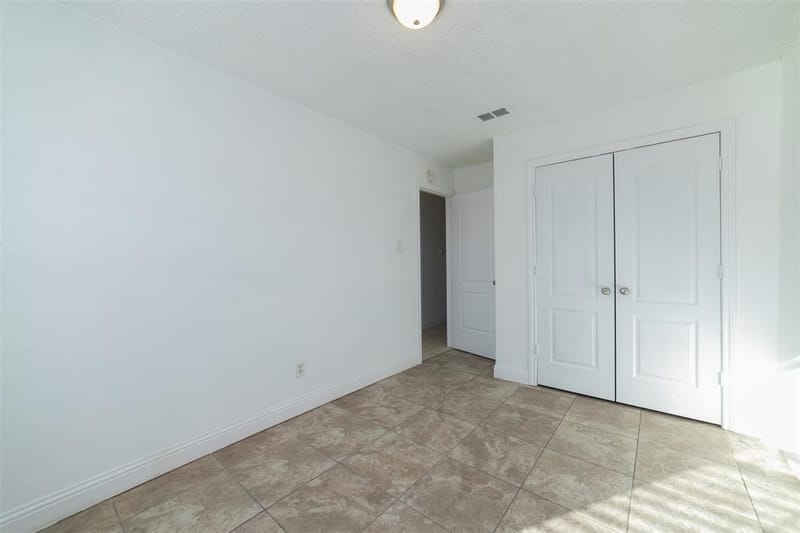 3844 Waldorf Street, Fort Worth TX 76119 - Photo 15