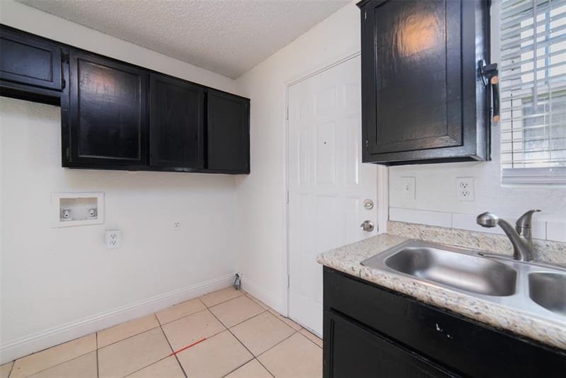 3844 Waldorf Street, Fort Worth TX 76119 - Photo 11