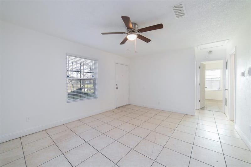 3844 Waldorf Street, Fort Worth TX 76119 - Photo 8