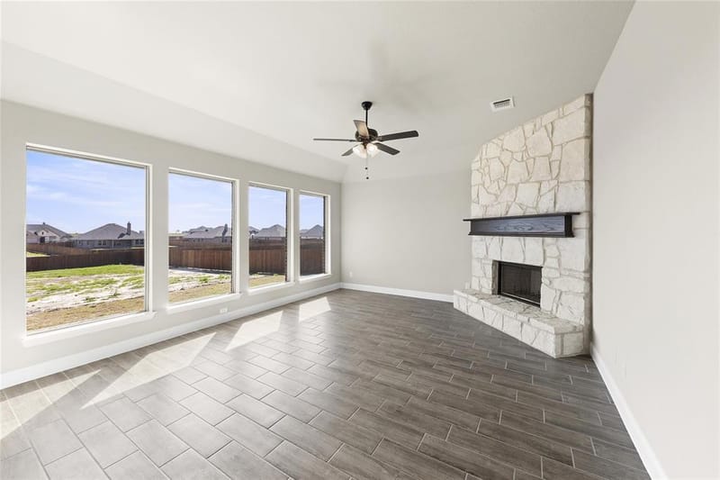 12520 Eagles Bluff, Godley TX 76044 - Photo 10