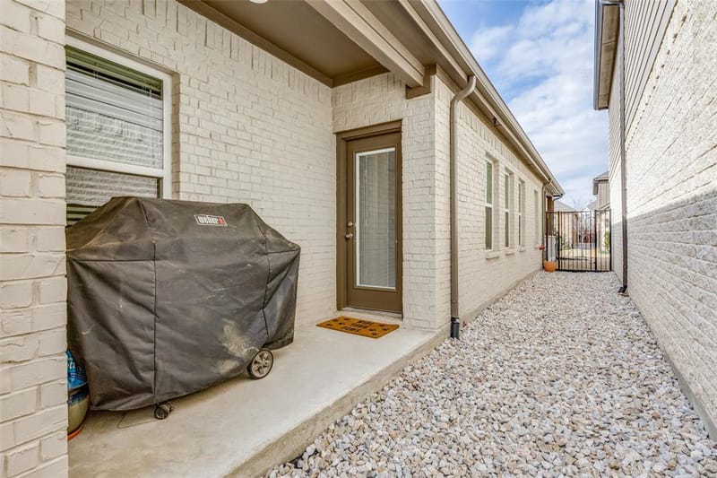 4704 Simple Pathway Street, Haltom City TX 76117 - Photo 23