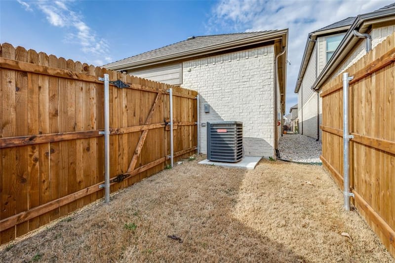 4704 Simple Pathway Street, Haltom City TX 76117 - Photo 22