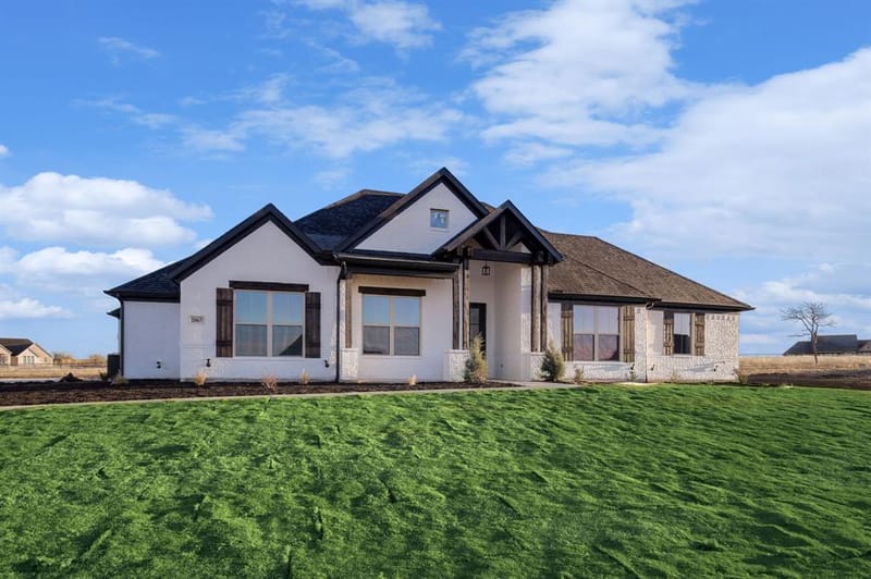 2067 Sunset Ridge Drive, Weatherford TX 76087