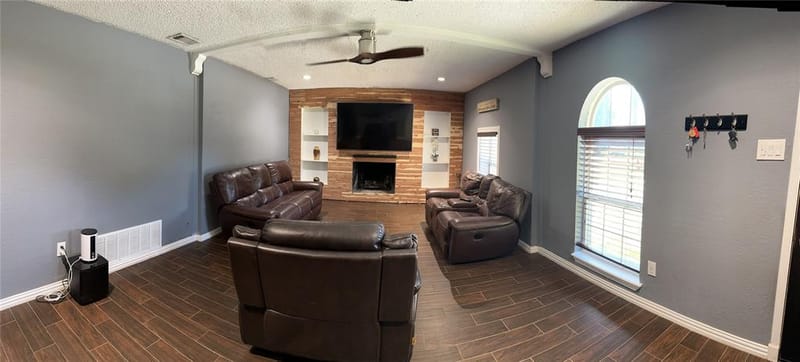 1013 Las Flores Court, Grand Prairie TX 75052 - Photo 5