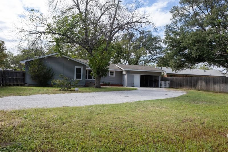 2010 4th Street, Brownwood TX 76801 - Photo 20