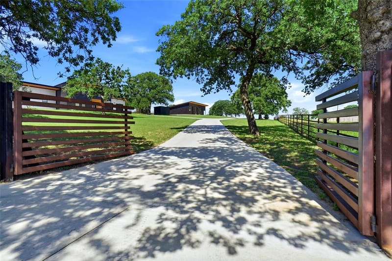 13240 Briar Road, Azle TX 76020 - Photo 2
