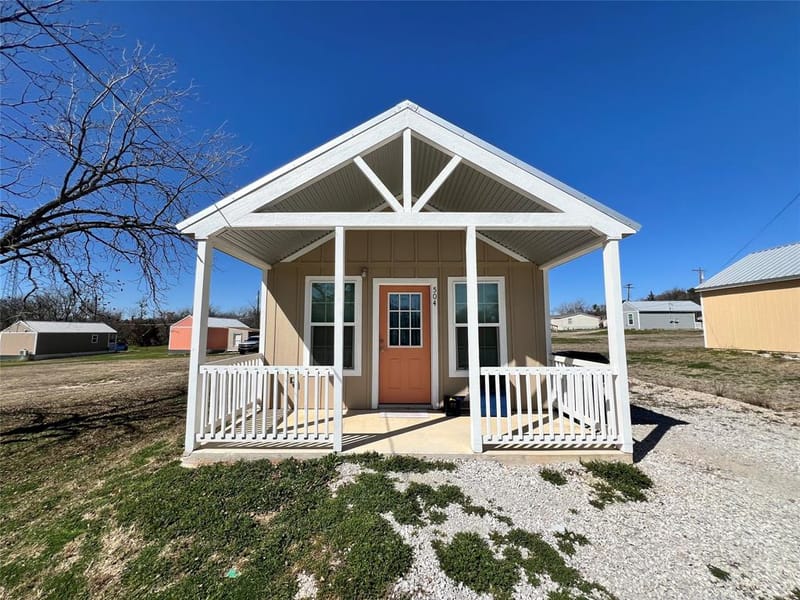 504 Green Street, Bowie TX 76230