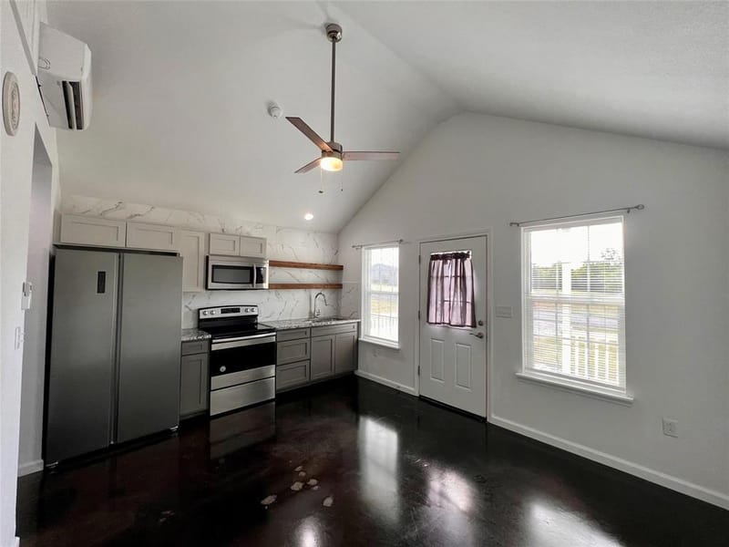 504 Green Street, Bowie TX 76230 - Photo 4