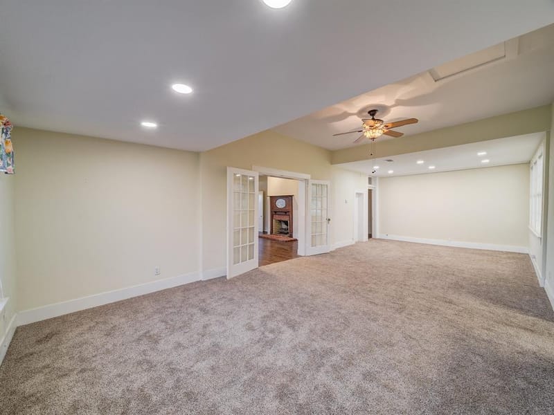 400 S Washington Street, Pilot Point TX 76258 - Photo 7