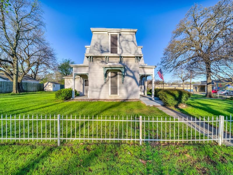 400 S Washington Street, Pilot Point TX 76258