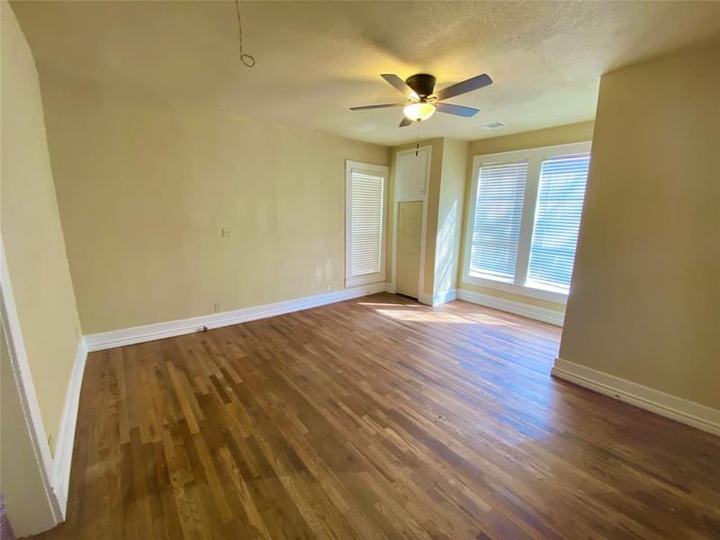 909 W 10th Street, Bonham TX 75418 - Photo 12