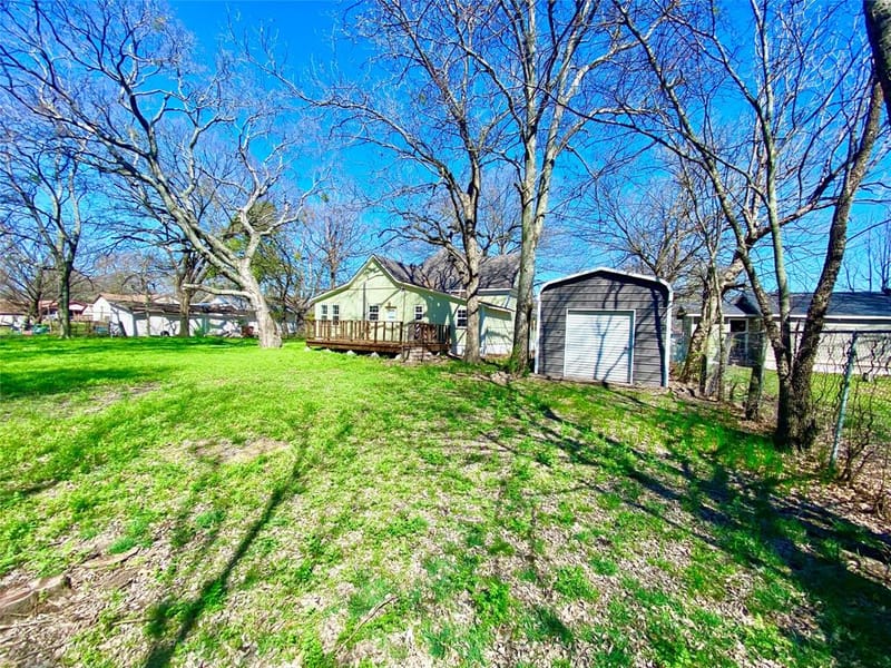 909 W 10th Street, Bonham TX 75418 - Photo 26