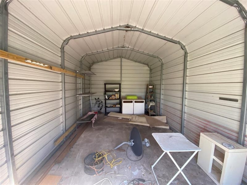 909 W 10th Street, Bonham TX 75418 - Photo 32