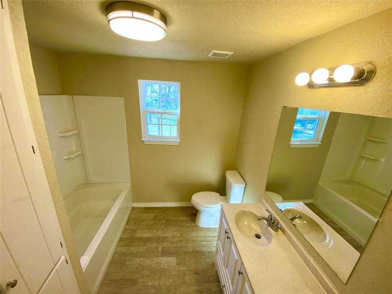909 W 10th Street, Bonham TX 75418 - Photo 18