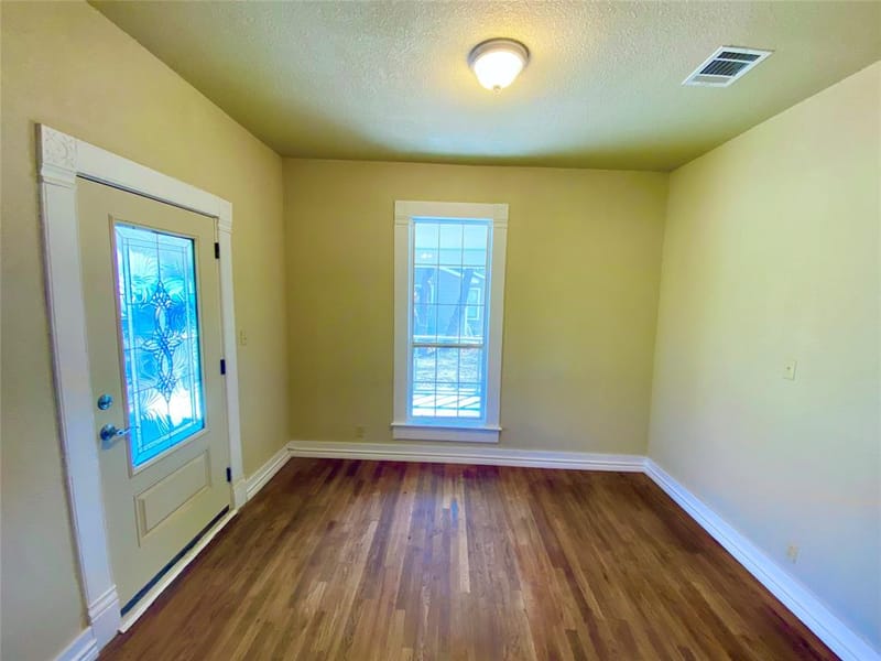 909 W 10th Street, Bonham TX 75418 - Photo 21