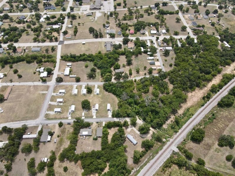 507 Ussery Street, Bowie TX 76230 - Photo 7