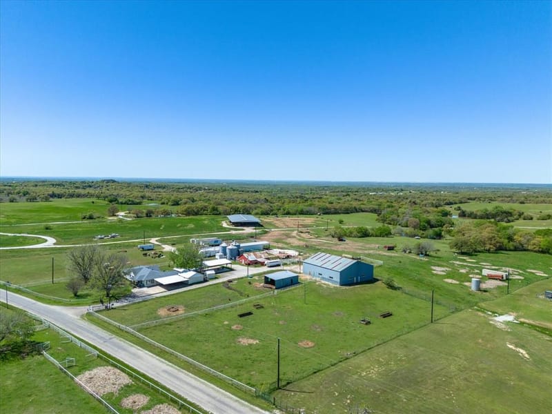 1006 County Road 2475, Alvord TX 76225 - Photo 36