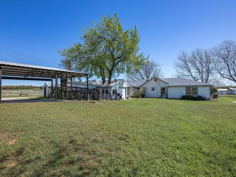 1006 County Road 2475, Alvord TX 76225 - Photo 8
