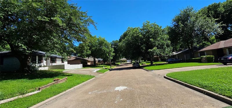 5705 Glen Forest Lane, Dallas TX 75241 - Photo 3