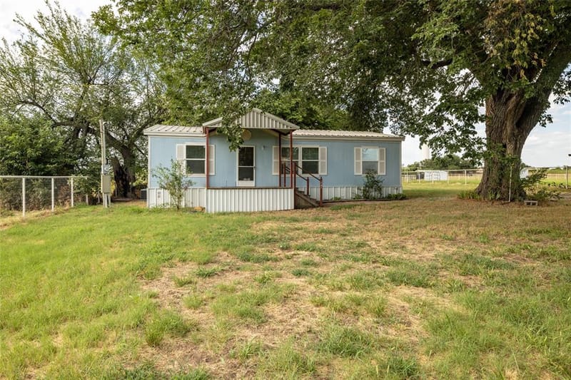 207 Lazy B Lane, Springtown TX 76082 - Photo 6