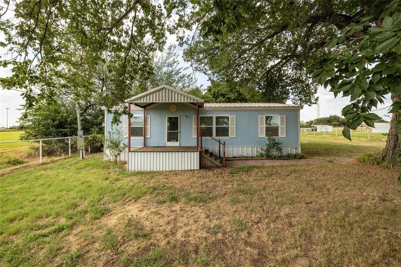 207 Lazy B Lane, Springtown TX 76082 - Photo 7