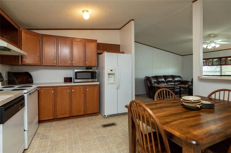 207 Lazy B Lane, Springtown TX 76082 - Photo 19
