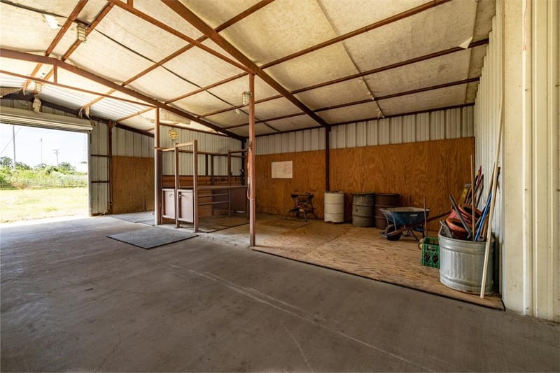 207 Lazy B Lane, Springtown TX 76082 - Photo 35