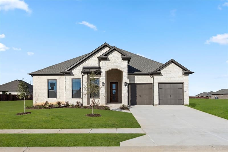 1016 Mill Ridge Drive, Justin TX 76247