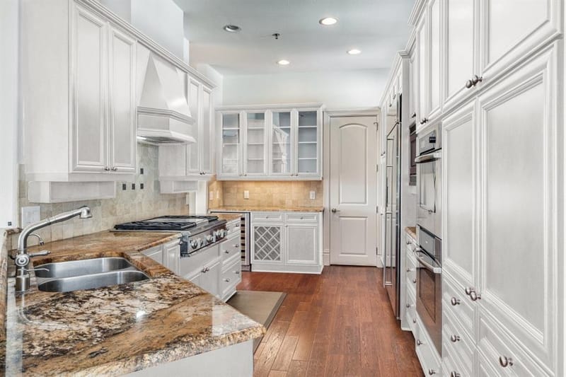 3805 Prescott Avenue, Dallas TX 75219 - Photo 2