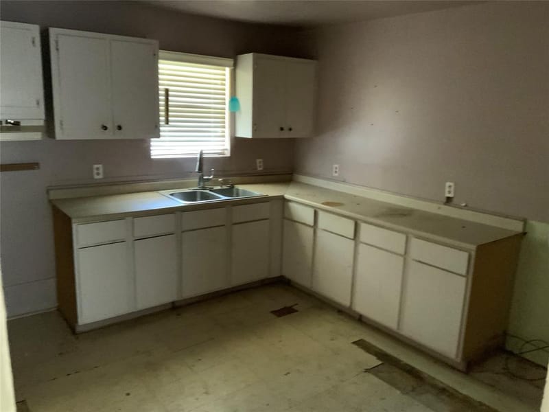 400 N Weaver Street, Gainesville TX 76240 - Photo 5