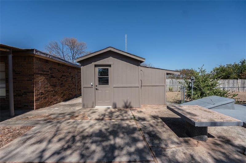 1226 Clay Street, Nocona TX 76255 - Photo 31