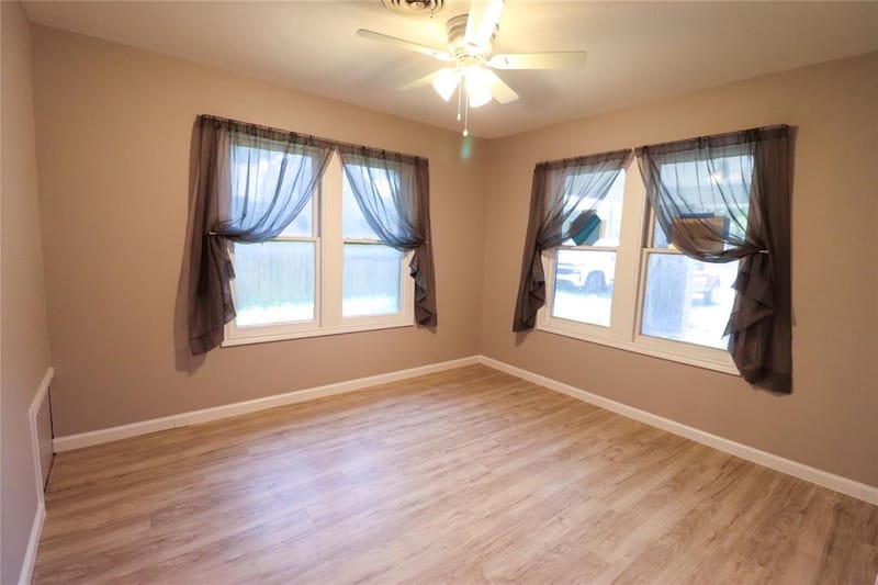 2208 N Sylvania Avenue, Fort Worth TX 76111 - Photo 11