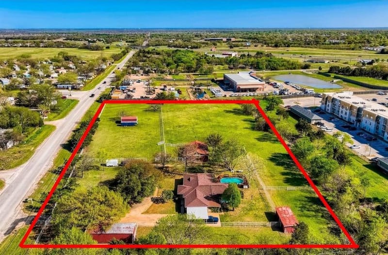4260 Lasater Road, Balch Springs TX 75181 - Photo 2