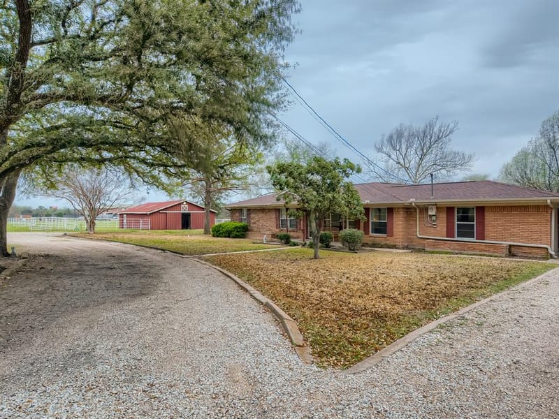4260 Lasater Road, Balch Springs TX 75181 - Photo 3