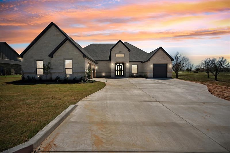 2409 Candlestick Drive, Granbury TX 76049 - Photo 2